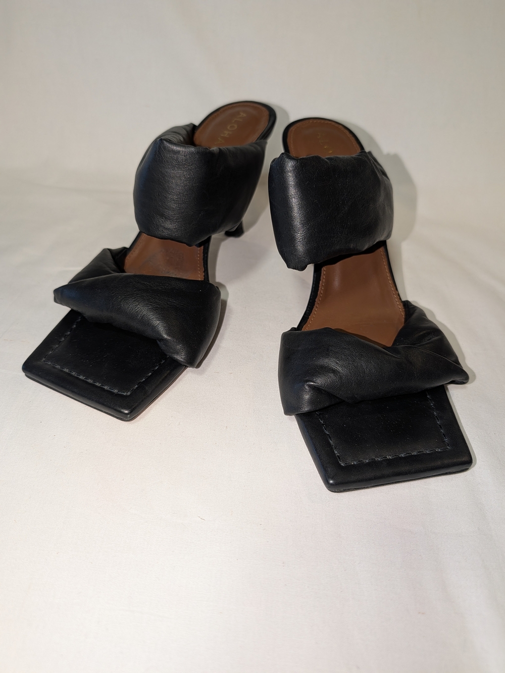 ALOHAS Black Padded Strap Square-Toe Heeled Sandals